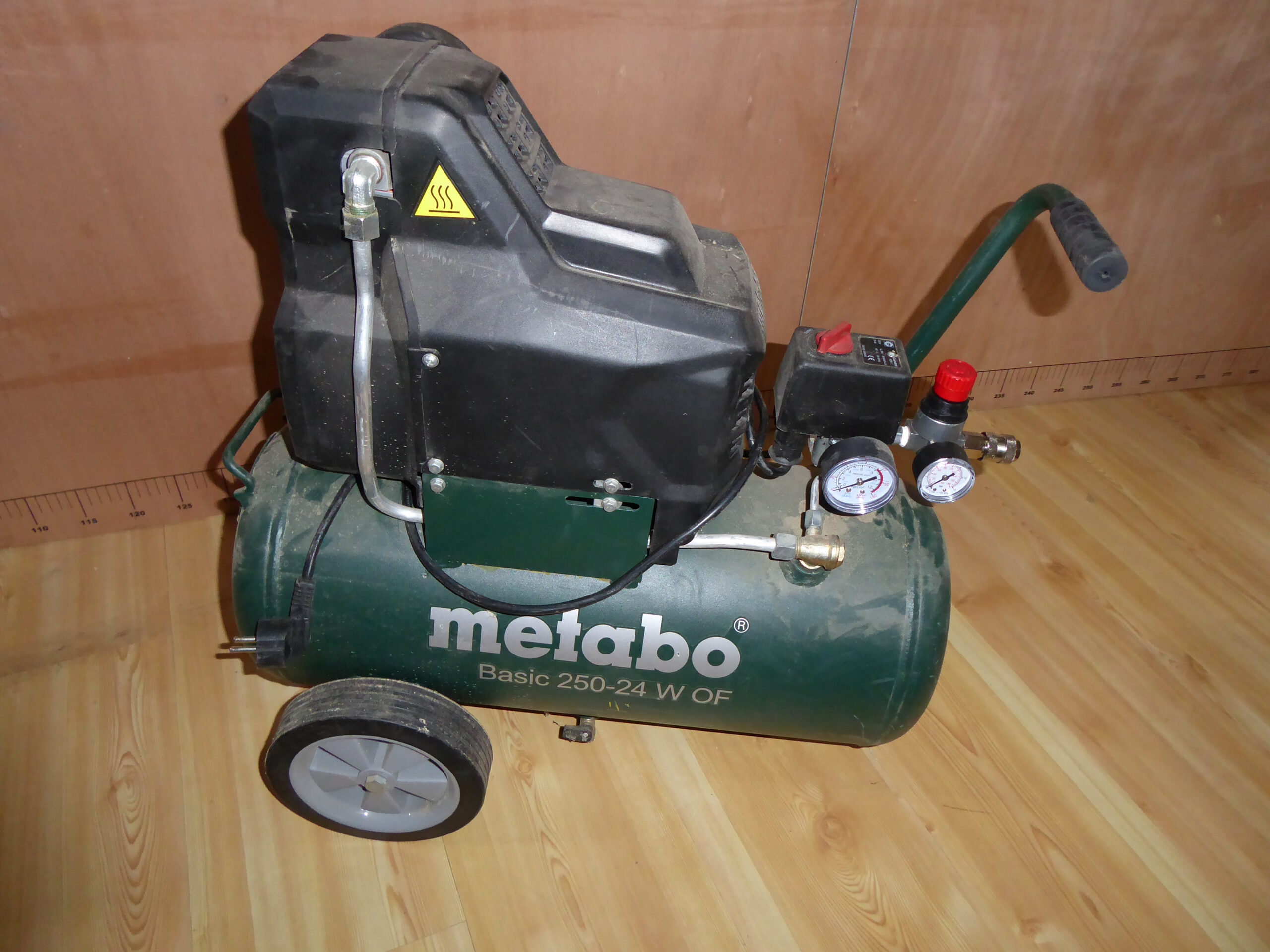 Kompressor Basic 250-24 W OF – 24-Liter-Druckluftkompressor (ölfrei)