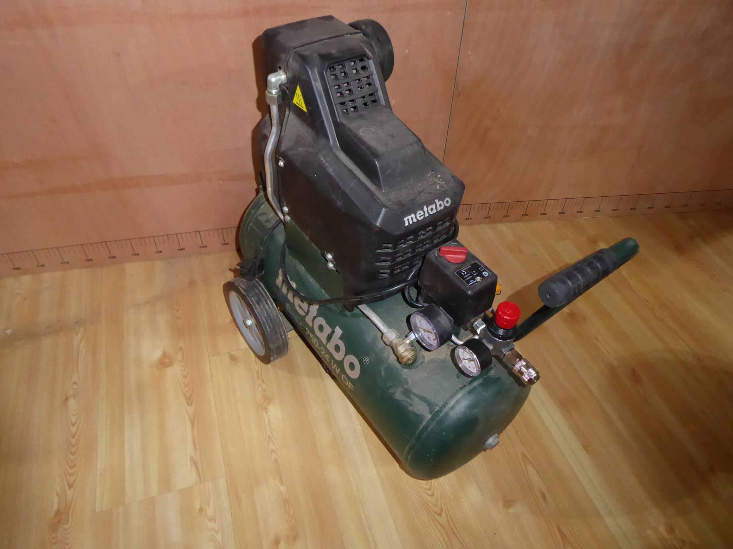 Kompressor Basic 250-24 W OF – 24-Liter-Druckluftkompressor (ölfrei) – Bild 5