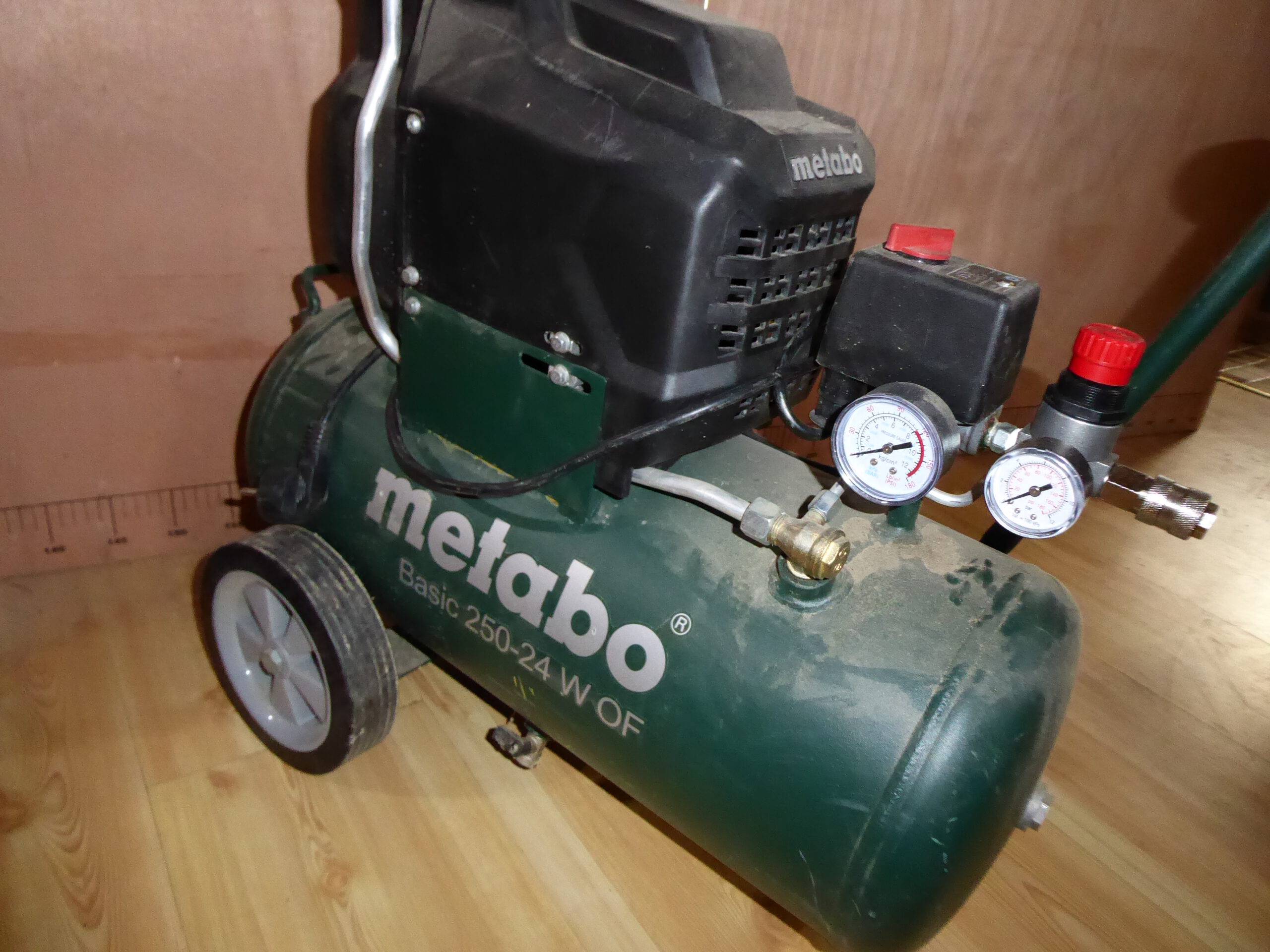 Kompressor Basic 250-24 W OF – 24-Liter-Druckluftkompressor (ölfrei) – Bild 6