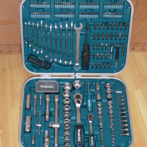Werkzeugkoffer 227-teilig mit Ratschen, Steckschlüsseln, Bits und Schraubenschlüsseln