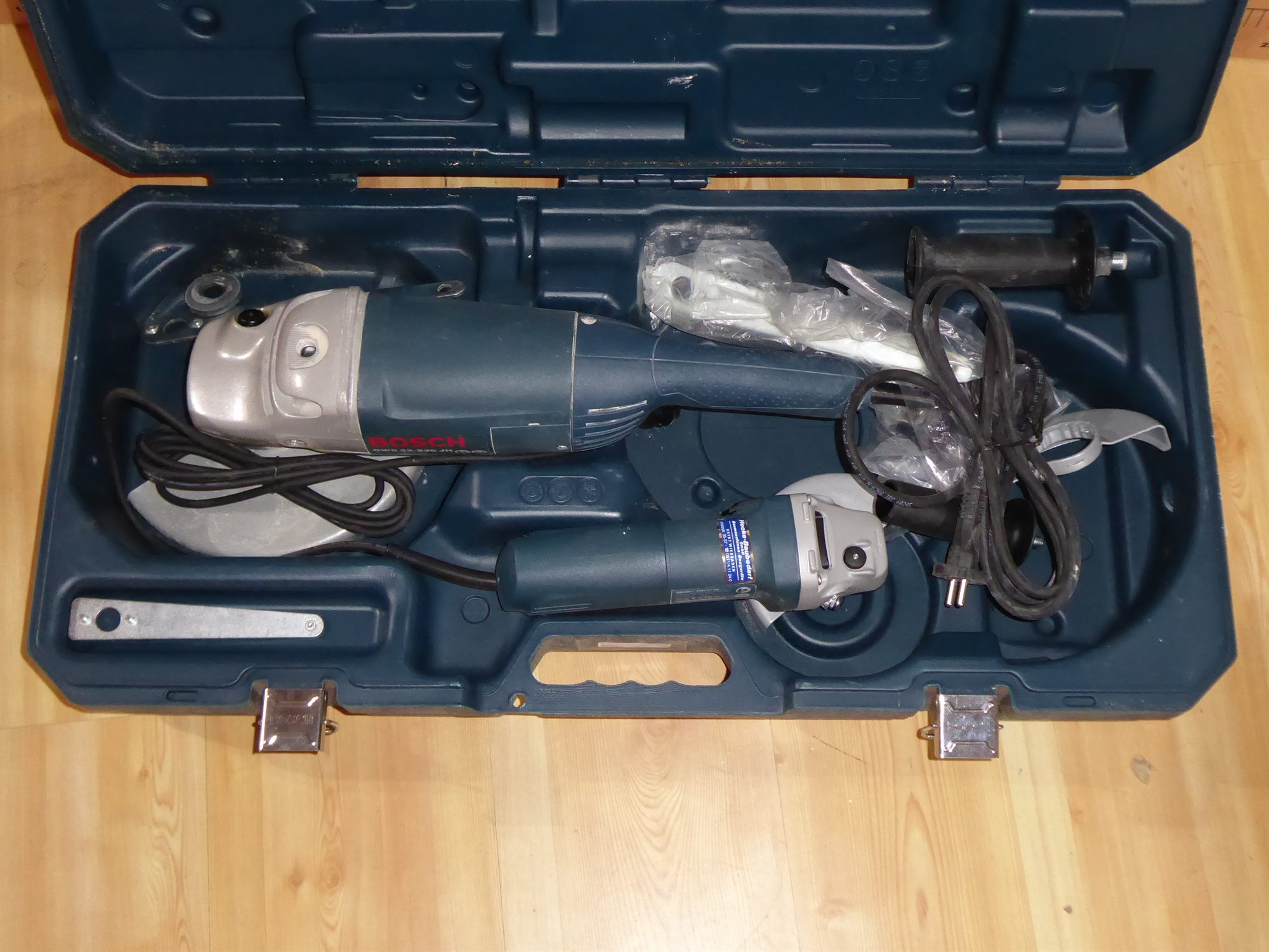 Winkelschleifer-Set – großer 230-mm-Trennschleifer und kompakter Winkelschleifer