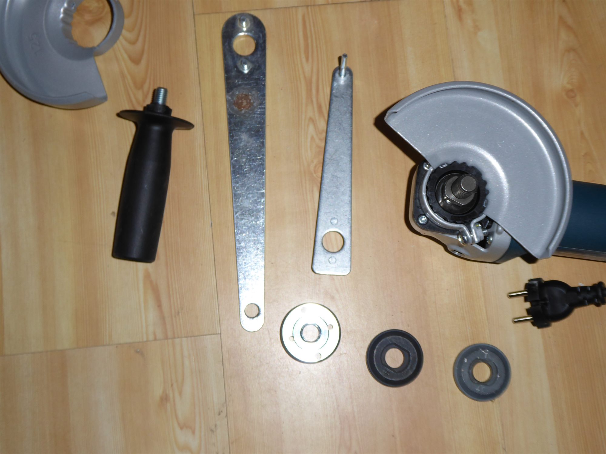 Winkelschleifer-Set – großer 230-mm-Trennschleifer und kompakter Winkelschleifer – Bild 4