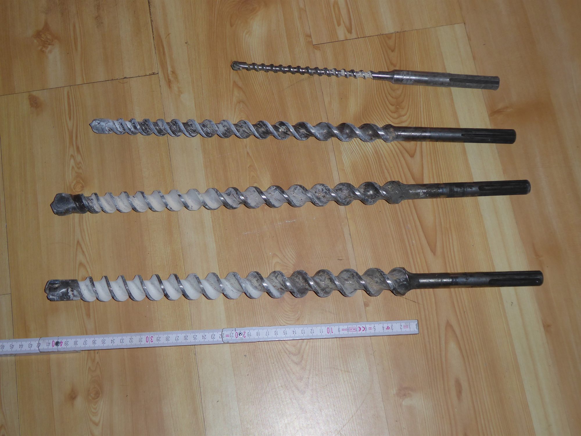 Kombihammer mit SDS-max und Bohrersatz – Bild 4