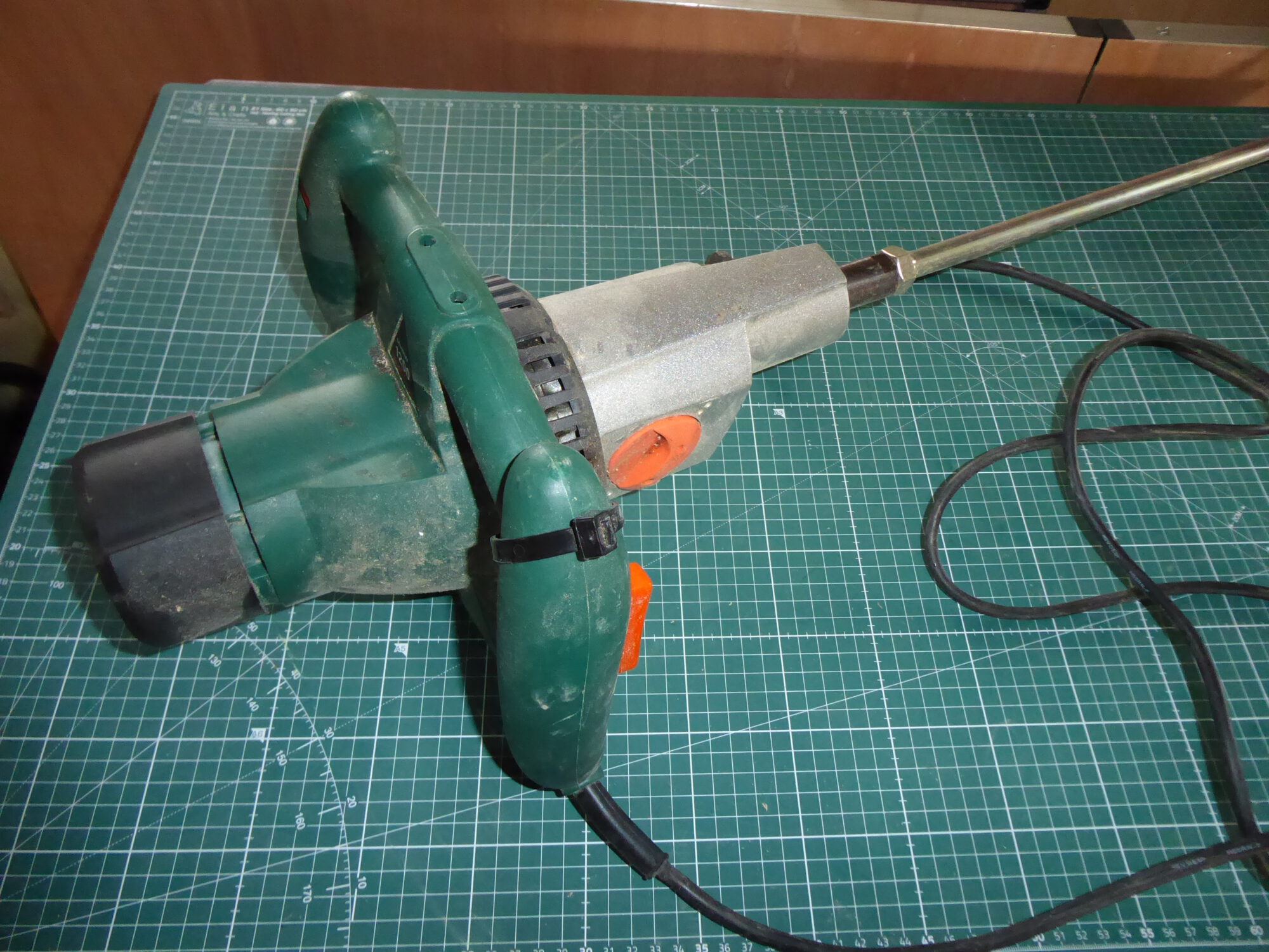 Handrührwerk für Mörtel, Putz, Farbe und Spachtelmasse – Bild 2