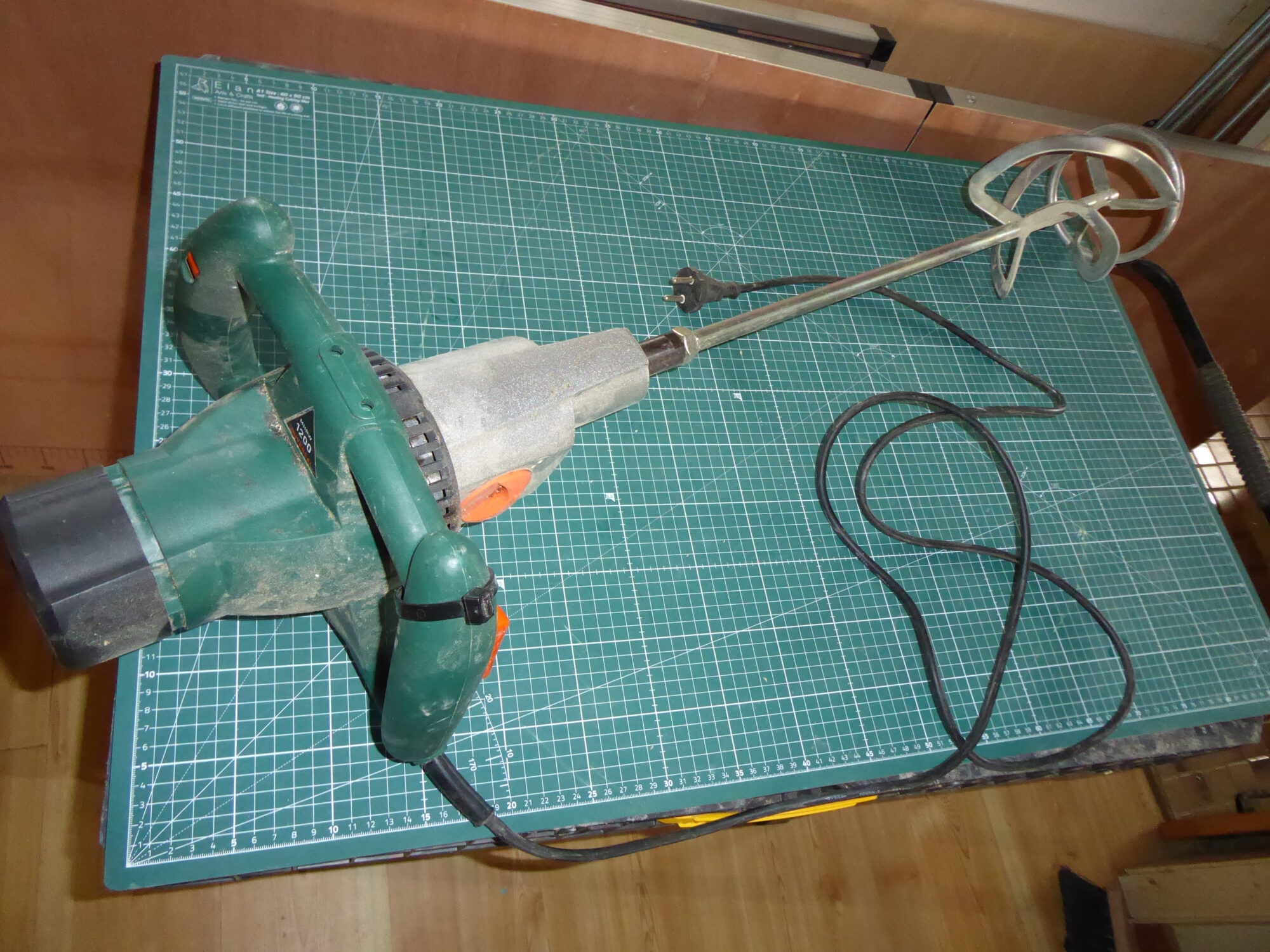 Handrührwerk für Mörtel, Putz, Farbe und Spachtelmasse – Bild 3