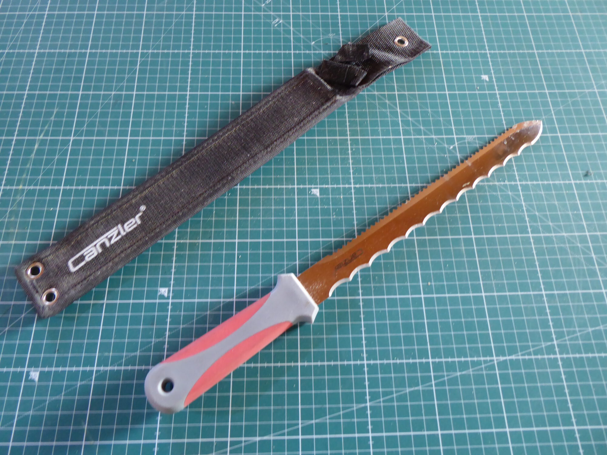 Dämmstoffmesser mit Wellenschliff und Sägezahnung – Bild 5
