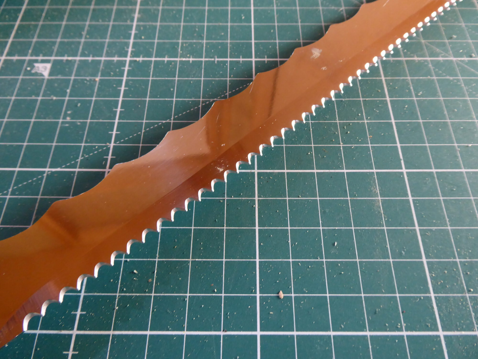 Dämmstoffmesser mit Wellenschliff und Sägezahnung – Bild 6